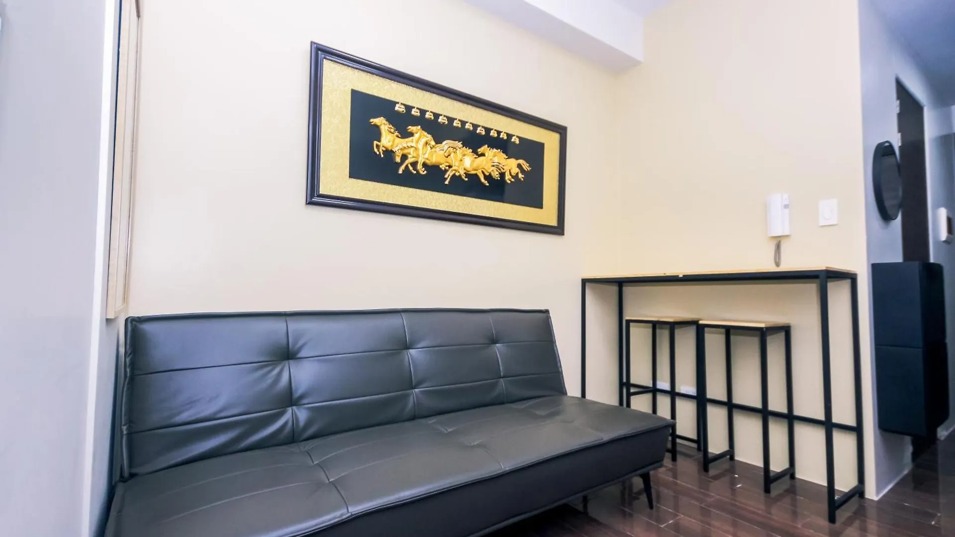 Royal Polo Club Air Condo Makati Swim Gym Park 300 Mbps Manila Apartament