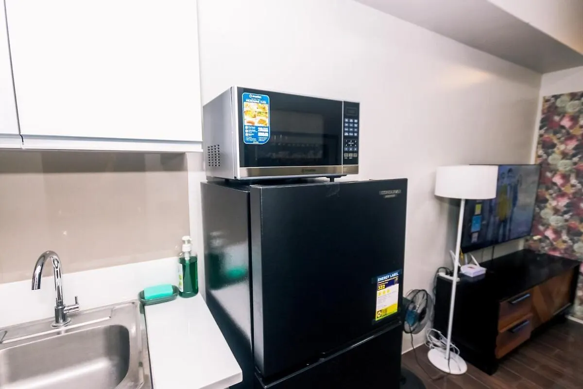 Royal Polo Club Air Condo Makati Swim Gym Park 300 Mbps Manila Apartment