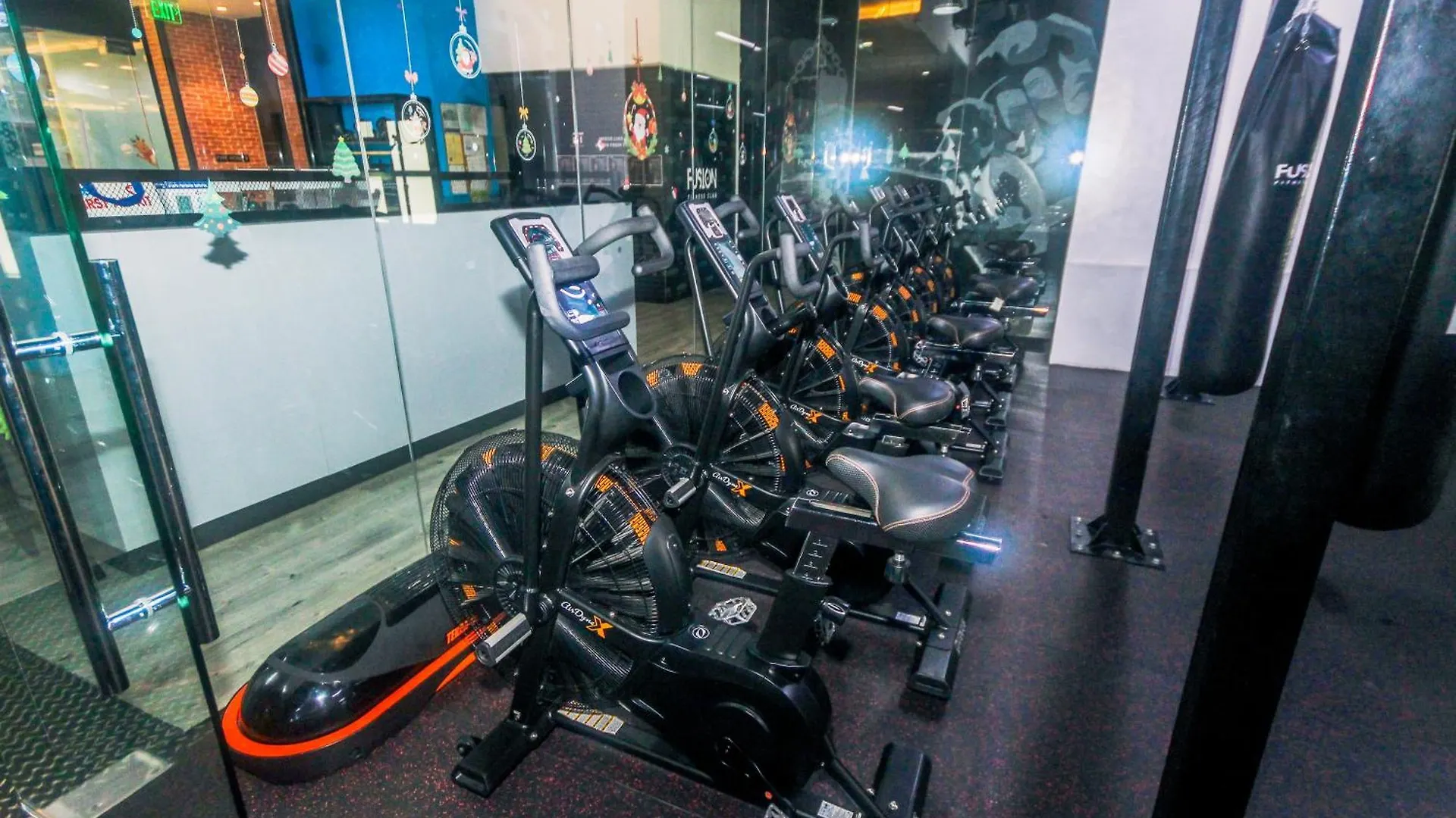 Apartment Royal Polo Club Air Condo Makati Swim Gym Park 300 Mbps Manila
