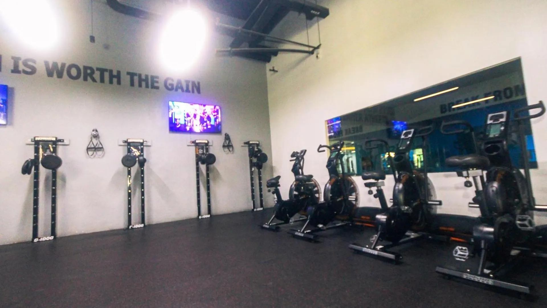 Apartment Royal Polo Club Air Condo Makati Swim Gym Park 300 Mbps Manila