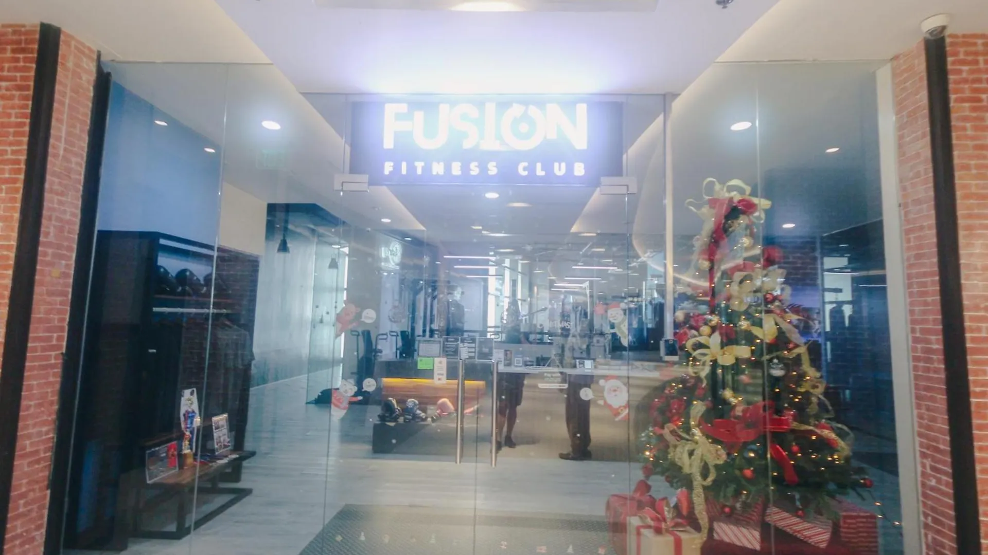 Apartment Royal Polo Club Air Condo Makati Swim Gym Park 300 Mbps Manila