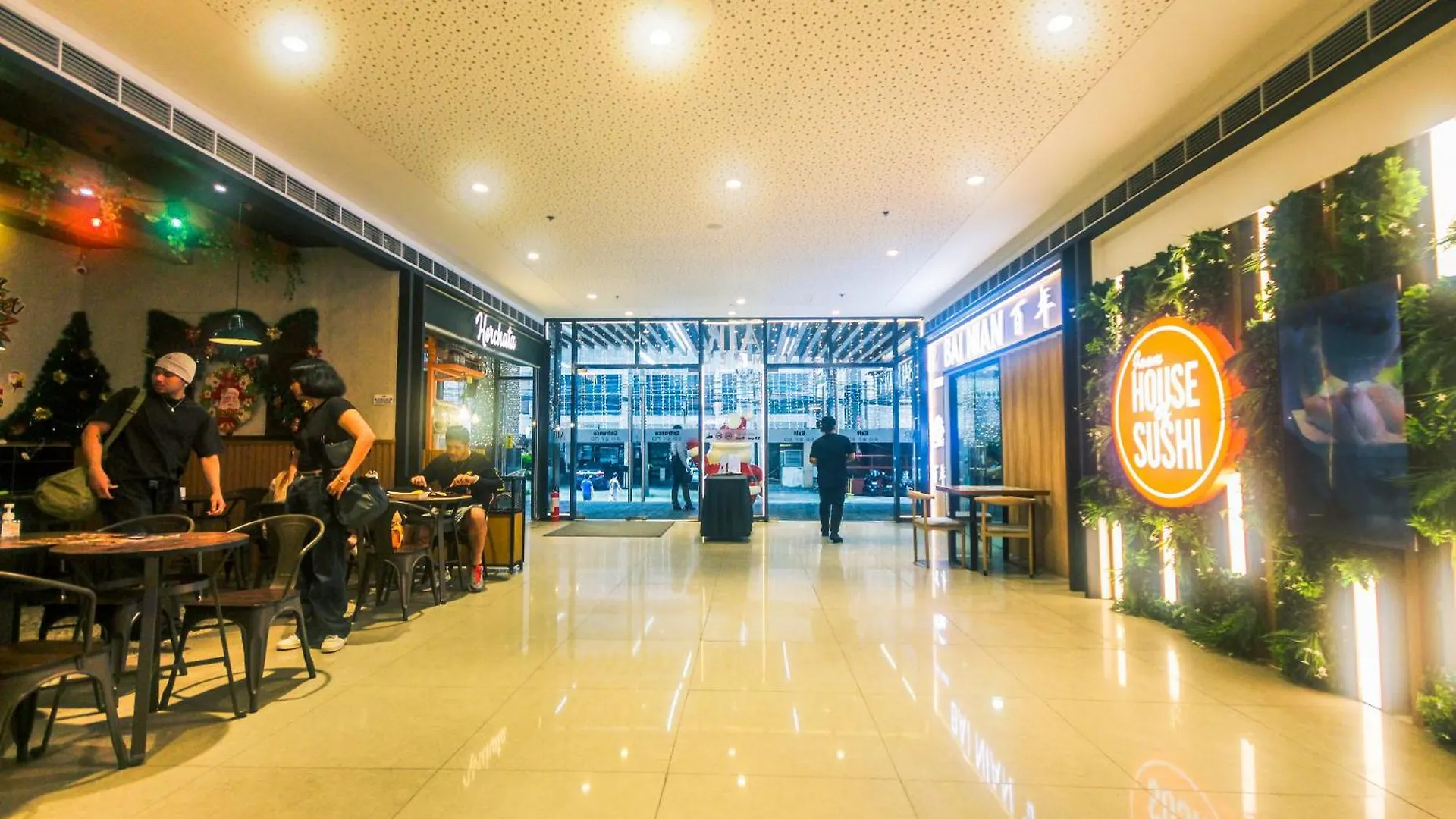 Apartment Royal Polo Club Air Condo Makati Swim Gym Park 300 Mbps Manila