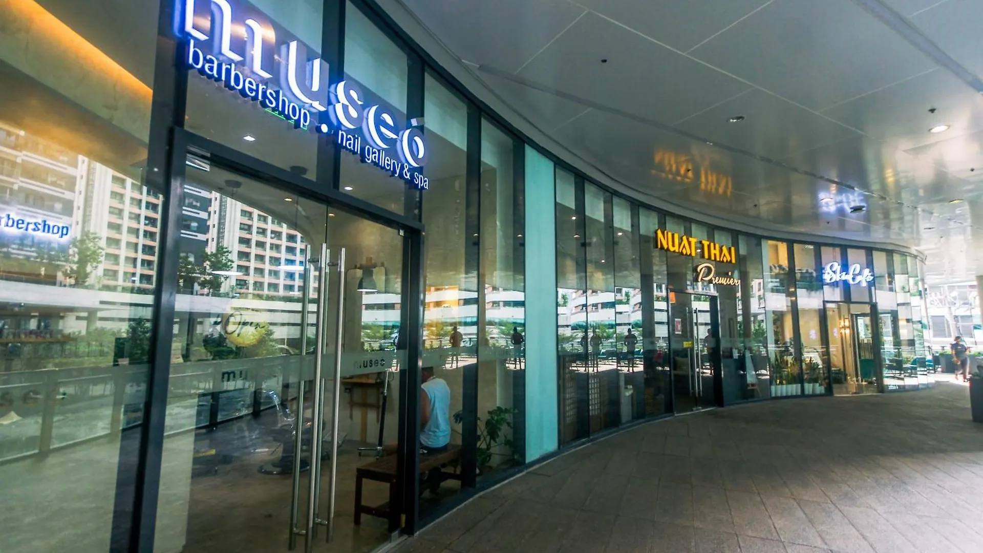 Royal Polo Club Air Condo Makati Swim Gym Park 300 Mbps Manila 0*,