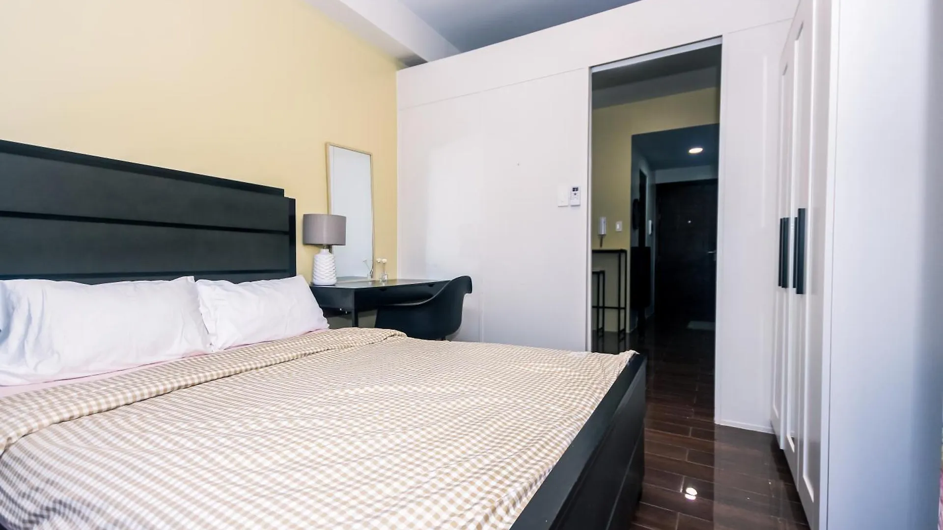 Royal Polo Club Air Condo Makati Swim Gym Park 300 Mbps Manila Apartment